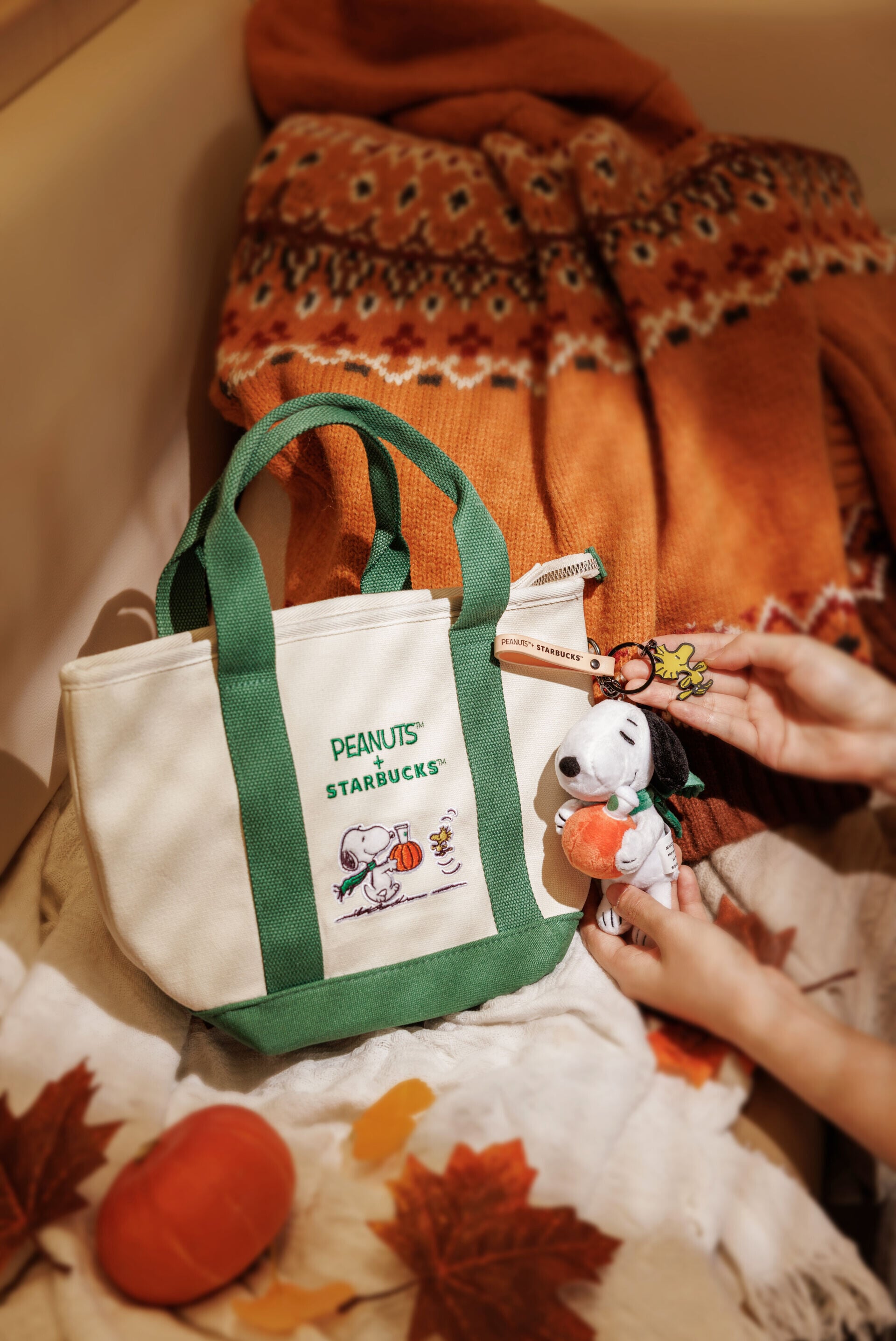 Peanuts™ + Starbucks® merchandise collection 06