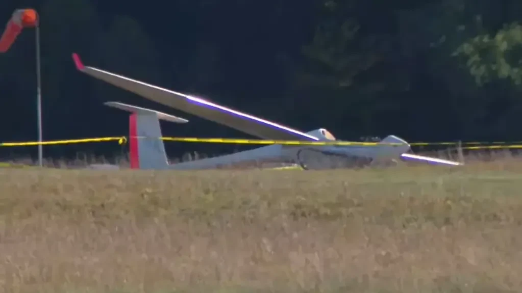 紐約兩滑翔機空中相撞　一機師亡