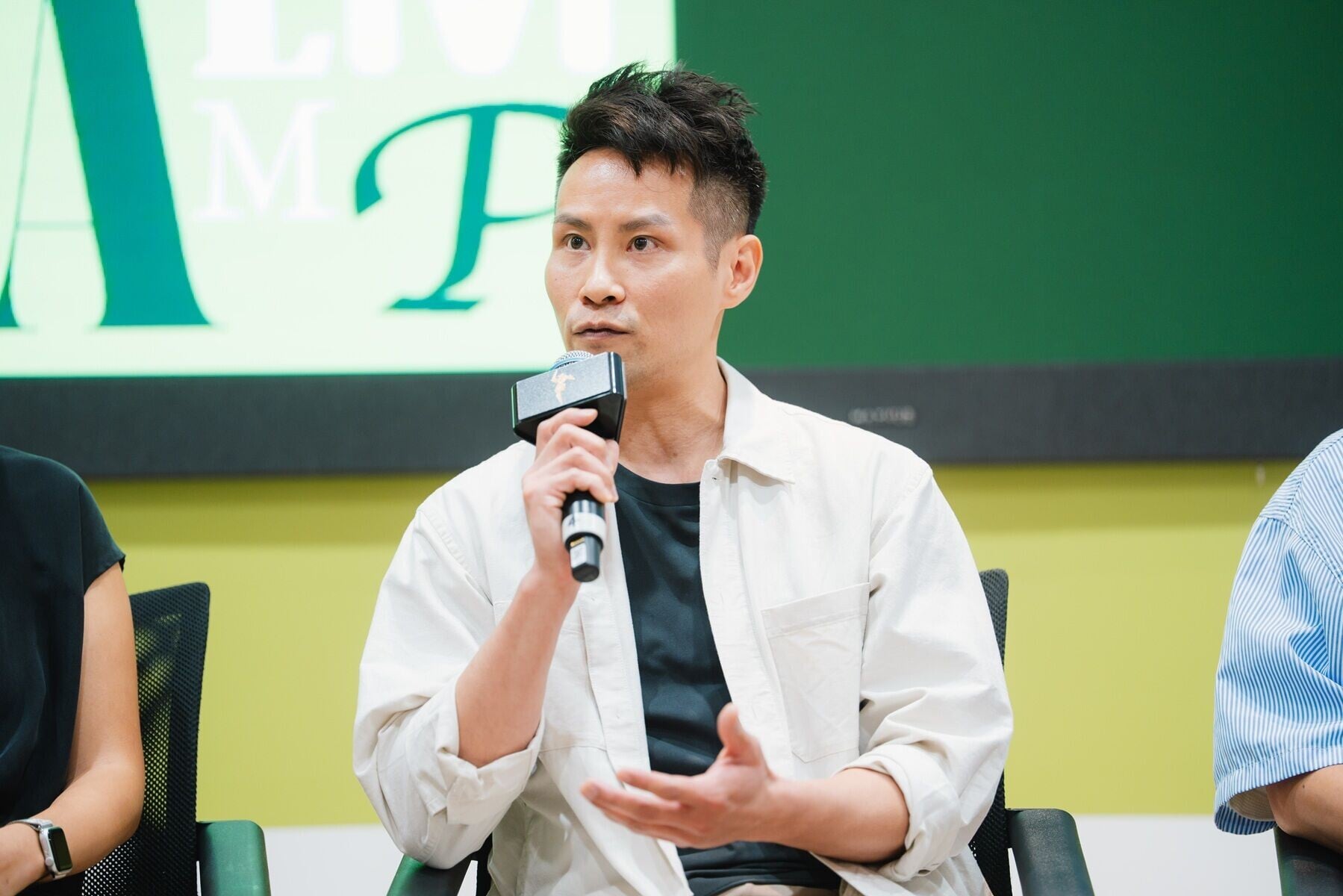 《武替道》導演梁冠堯特別提到第一部電影能順利誕生,全賴遇上相信他們、並陪伴他們四處奔波尋找監製的編劇夥伴