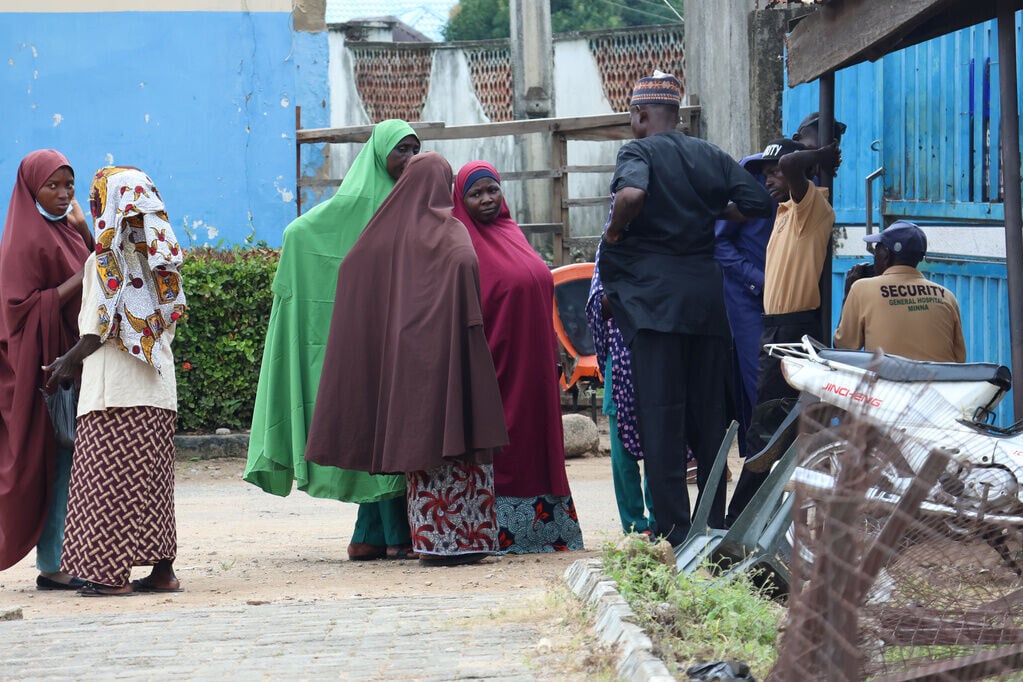 尼日利亞中部尼日州(Niger State)爆發抗議事件。當局日前拘捕一批涉嫌非法採礦的礦工,隨後至少37人在拘留期間死亡,引發家屬與民眾憤怒
