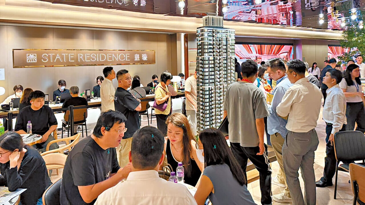 皇璇迄今推出3張價單共110伙，折實平均呎價21,199元。