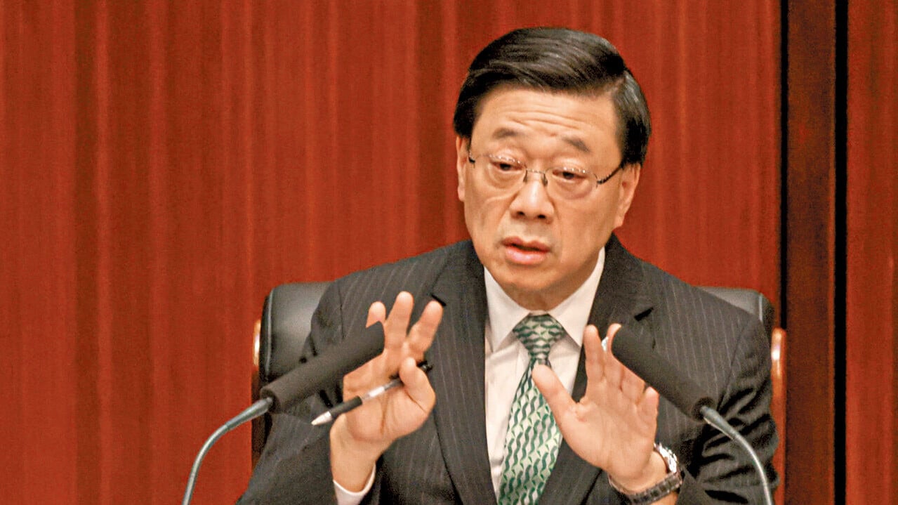李家超期望將來可進一步提高簡樸房面積標準。(資料圖片)