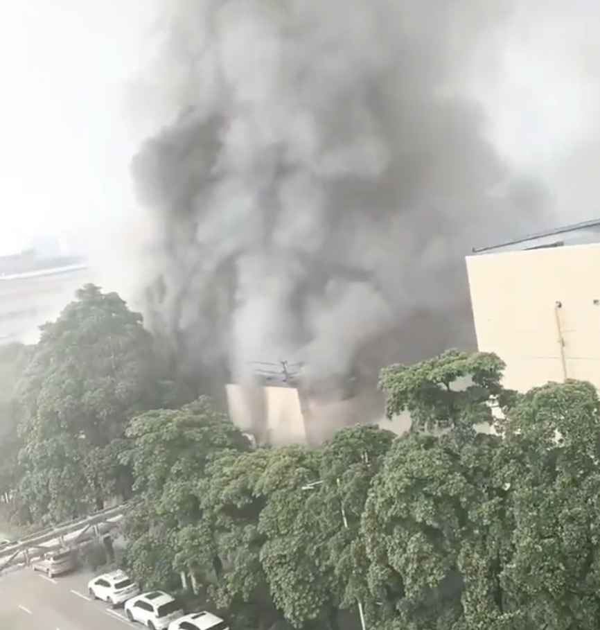 廣東佛山市順德區一間紡織公司廠區發生火災事故,已造成8人死亡(影片截圖)