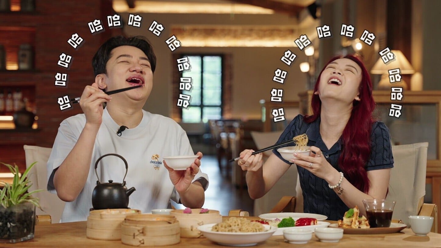 16 祖藍又搞gag，講完一大輪原來粉乾就係米粉，兩人笑到停唔到口。