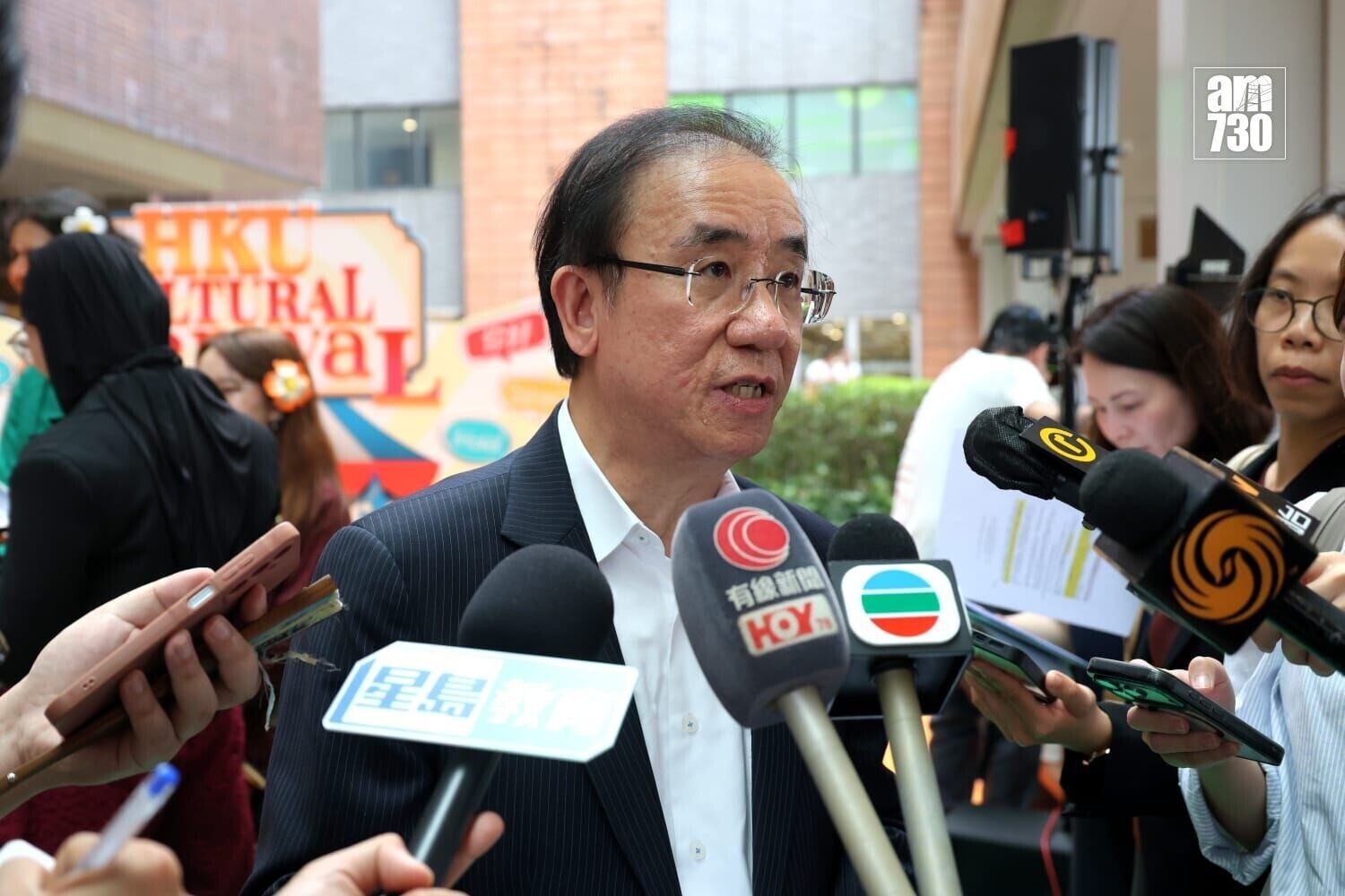 港大收生及國際生交流事務總監嚴志堅
