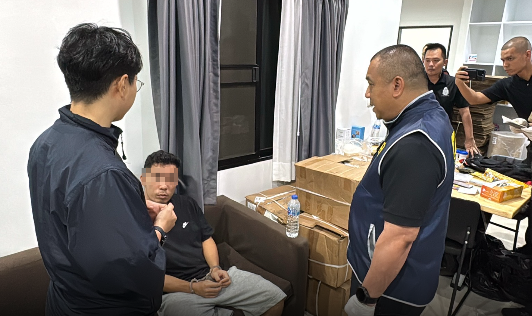 泰國警方在曼谷民武里區一處住宅內展開突襲行動,拘捕一名26歲香港男子,並查獲350公斤冰毒(網上圖片)
