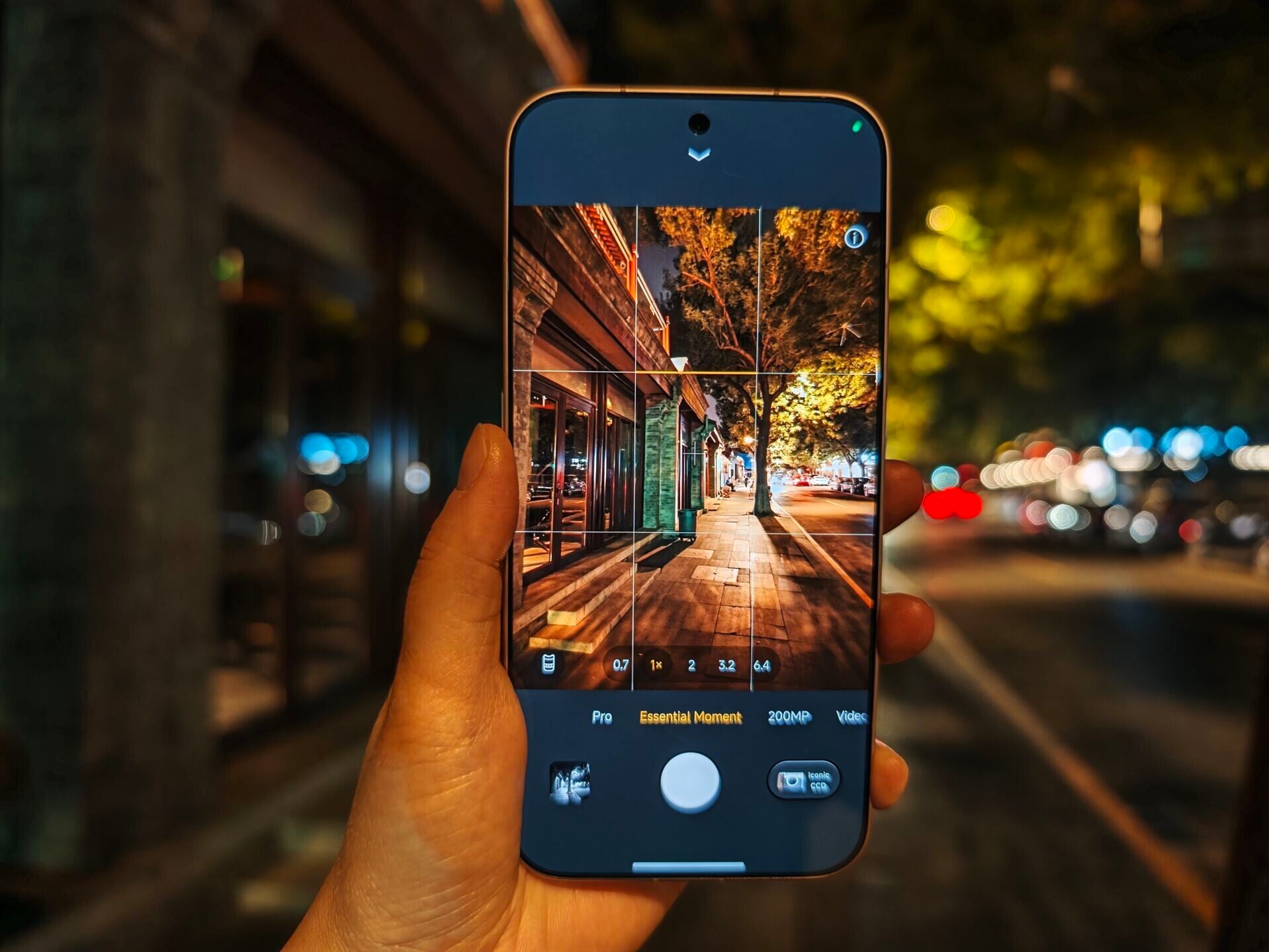 小米Xiaomi 18 Pro Max的「傳奇一瞬」模式特別適合街拍。