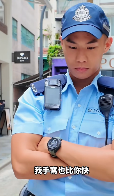 香港警方推出首部自家製作的處境劇《署警劇》,以短劇故事形式及輕鬆、貼近日常的表達手法呈現前線警務人員的真實工作點滴與當中的樂與怒。(影片截圖)