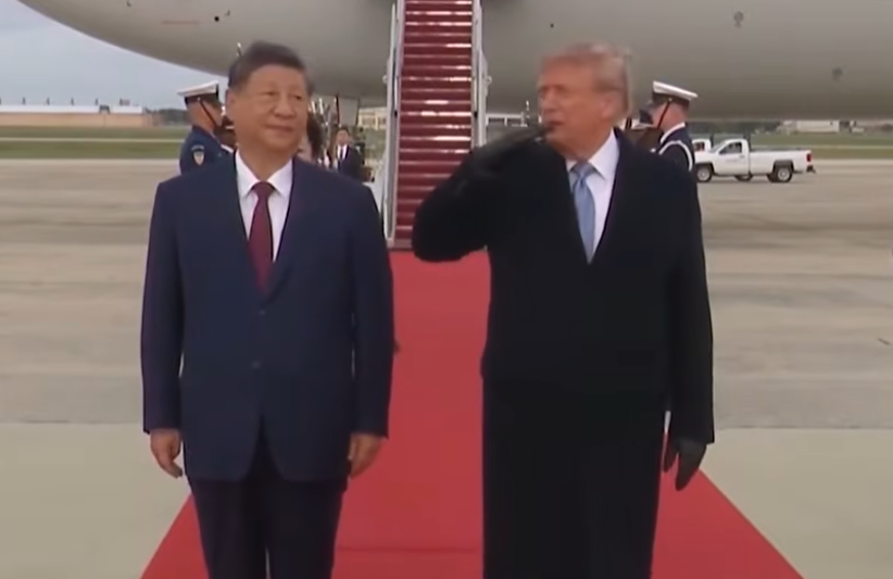 習特會|轟炸機低飛爆巨響特朗普嚇倒齜牙咧嘴 習近平一臉淡定(有片)