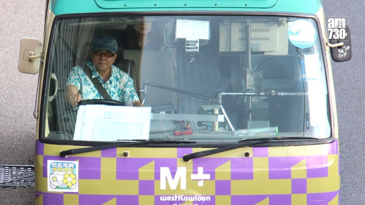 去年獲准駕駛商用車的高齡司機達12.6萬人，佔整體商用車司機三成四。(資料圖片／林俊源攝)