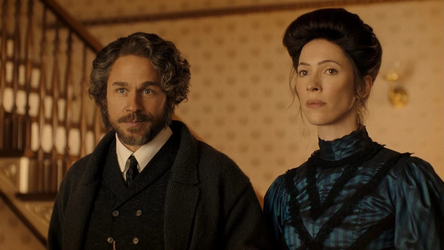 Stills (8) Charlie Hunnam Rebecca Hall