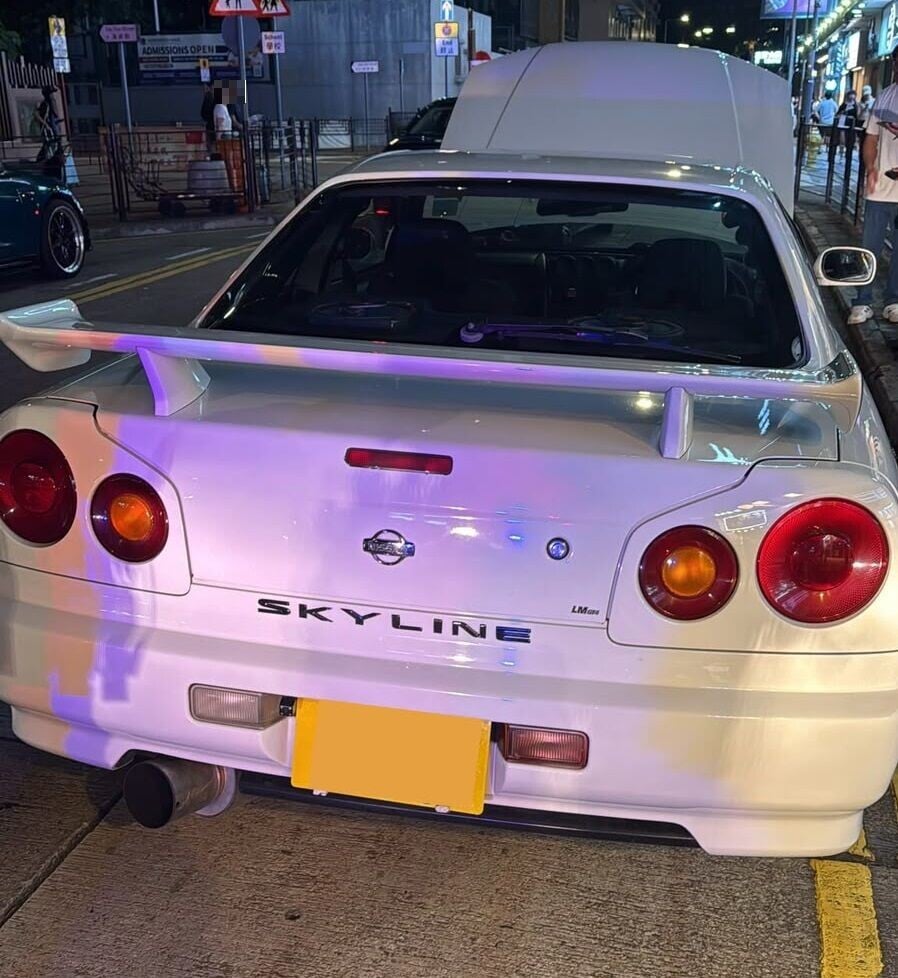 警公眾假期前打擊交通違例,隱形戰車巡邏扣16車涉非法改裝等。(警方圖片)