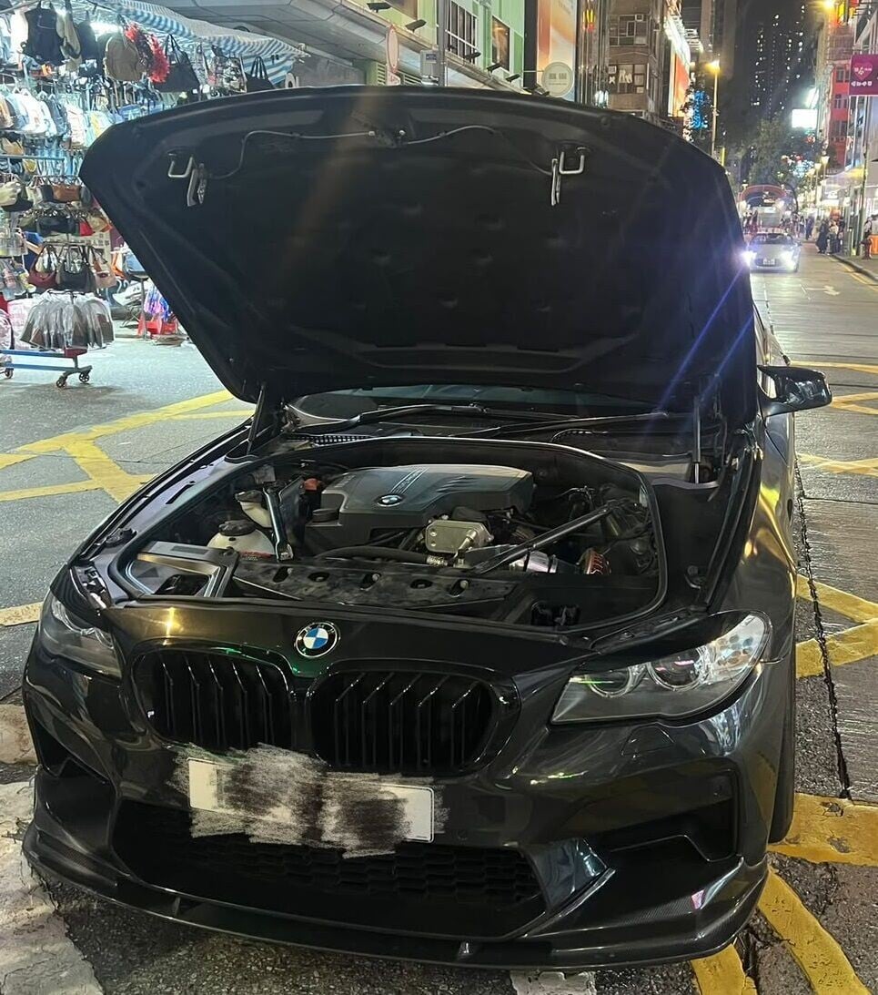 警公眾假期前打擊交通違例,隱形戰車巡邏扣16車涉非法改裝等。(警方圖片)
