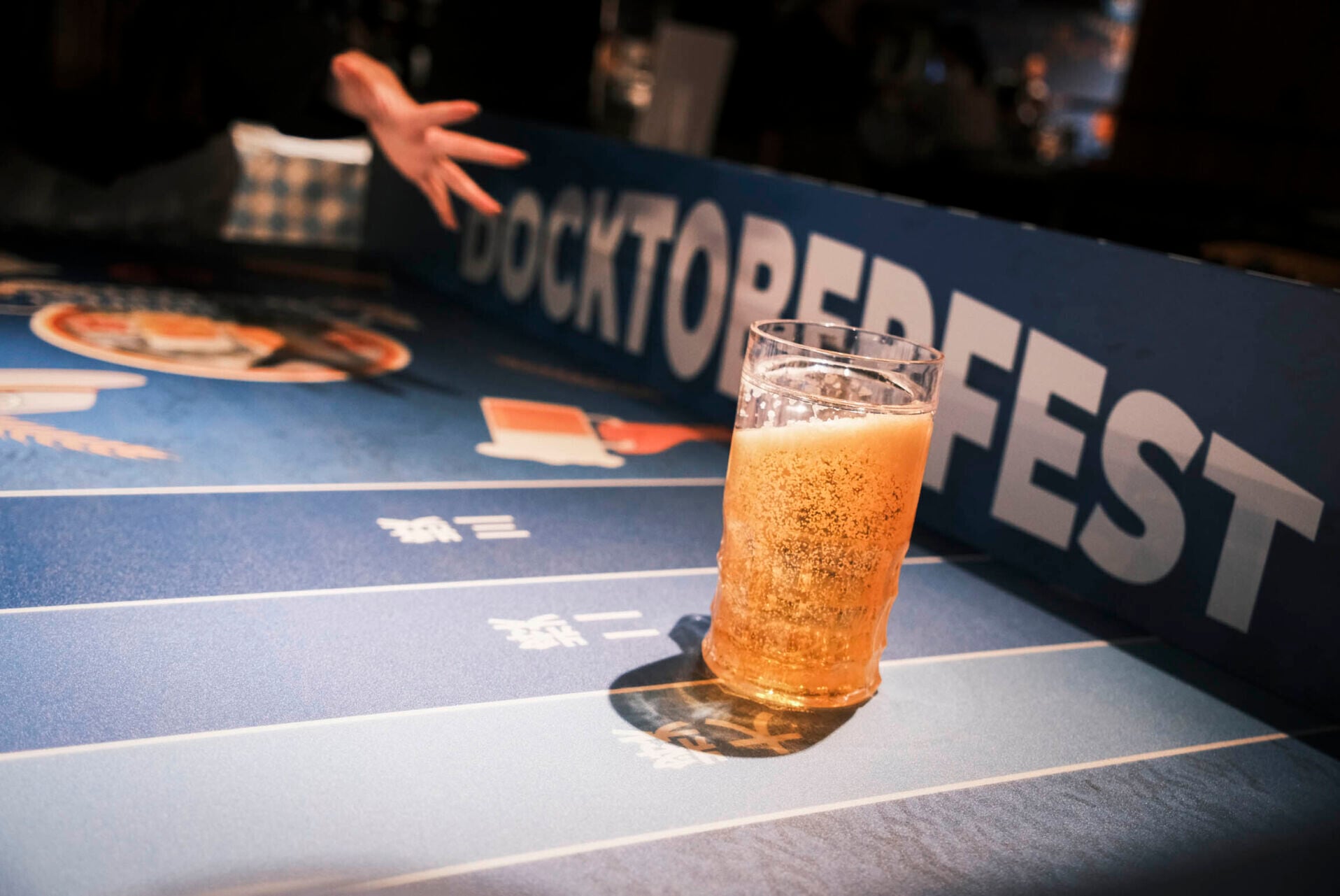 推啤酒杯遊戲 Beer Cup Pushing Game