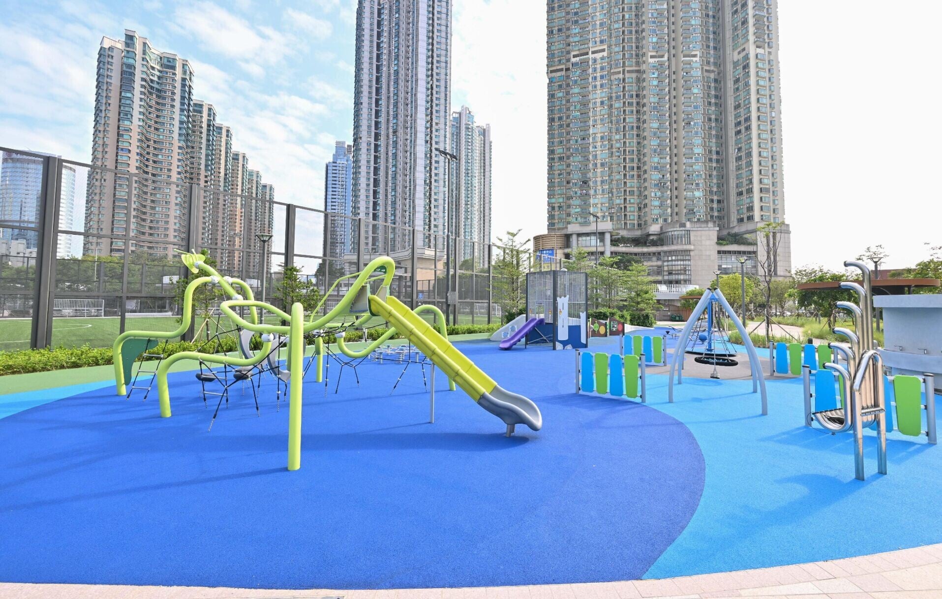 油尖旺區海帆道公園。圖示公園內的共融兒童遊樂場。(政府新聞處)