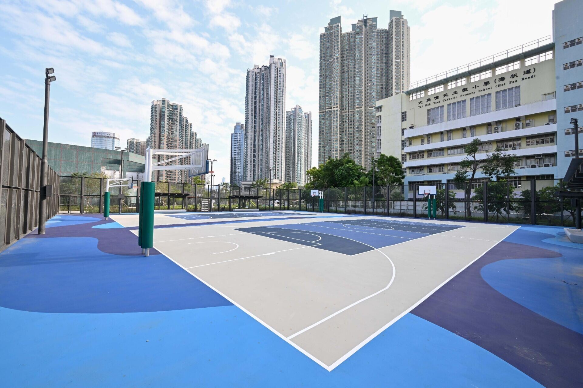油尖旺區海帆道公園。圖示公園內的籃球場暨排球場。(政府新聞處)