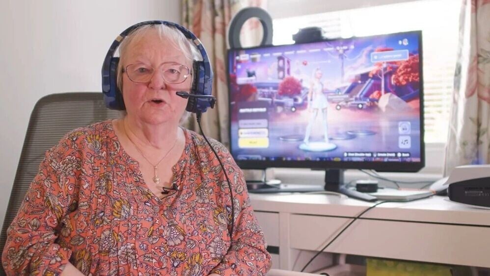 Cath以「grumpygran1948」的ID累積超過2.4萬名粉絲,每次開Live動輒數小時。(X)