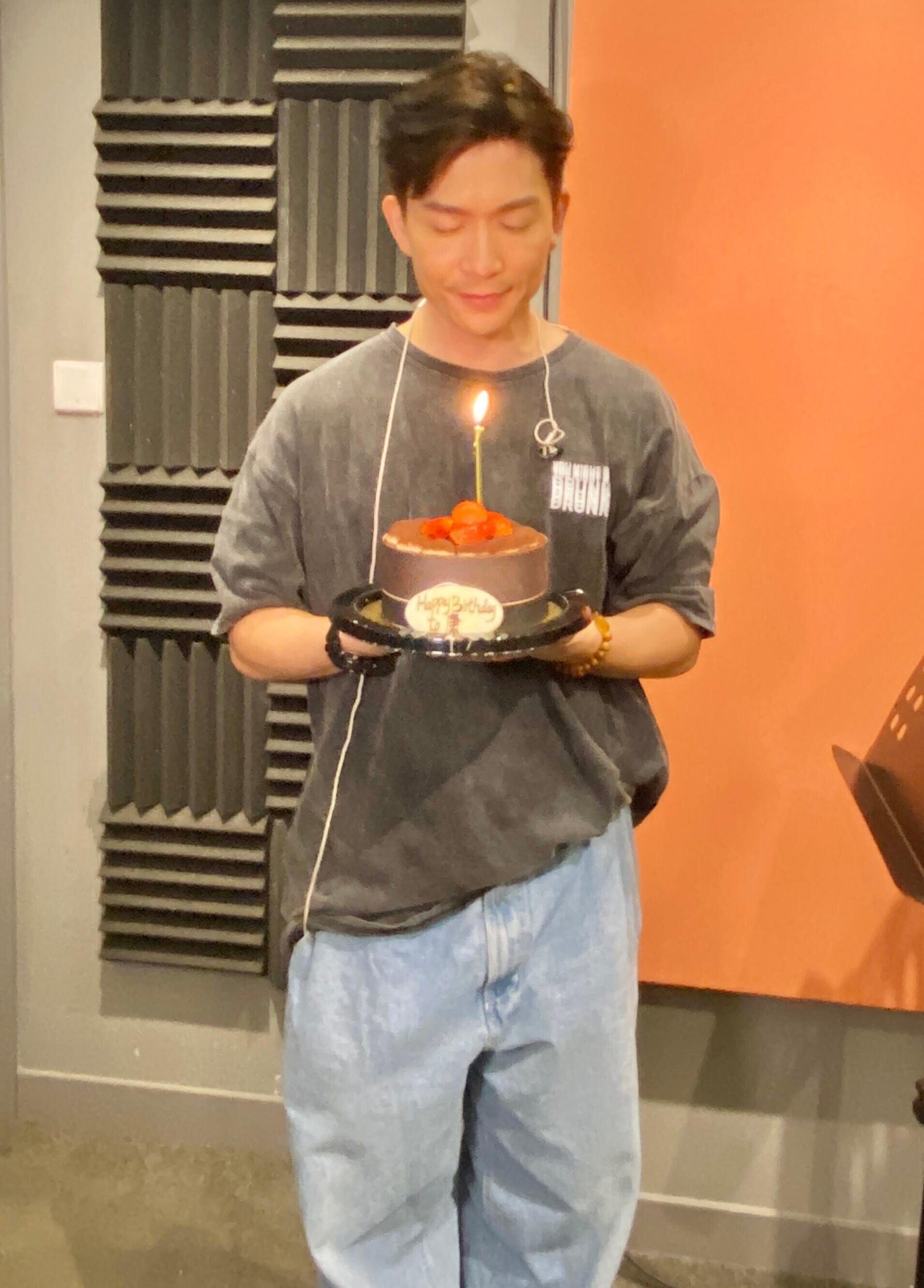 周志康感恩生日在工作中渡過 公布好消息11月底和孖生兄弟周志文舉行演唱會 2