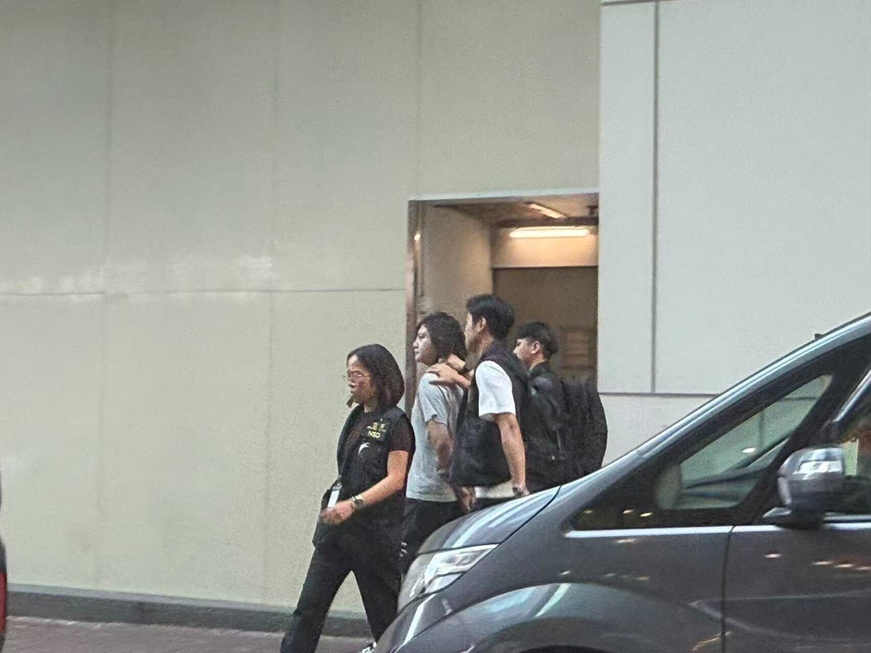 警方國安處拘捕網媒「爆炸頭」創辦人鄧浩榮。