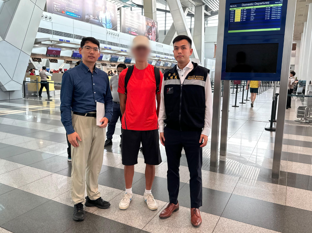 鄧龍威獲釋離菲律賓返港,他中國感謝駐菲大使館及特區政府多年來的協助。(政府新聞處)