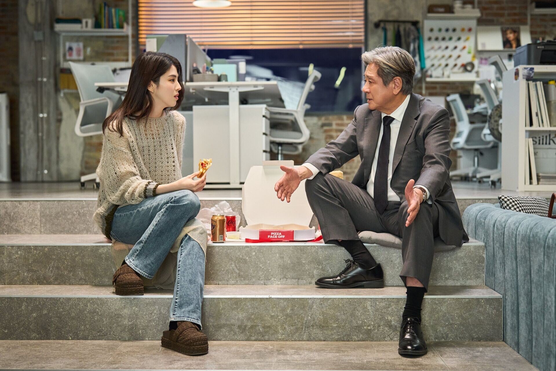 인턴 보도스틸 07