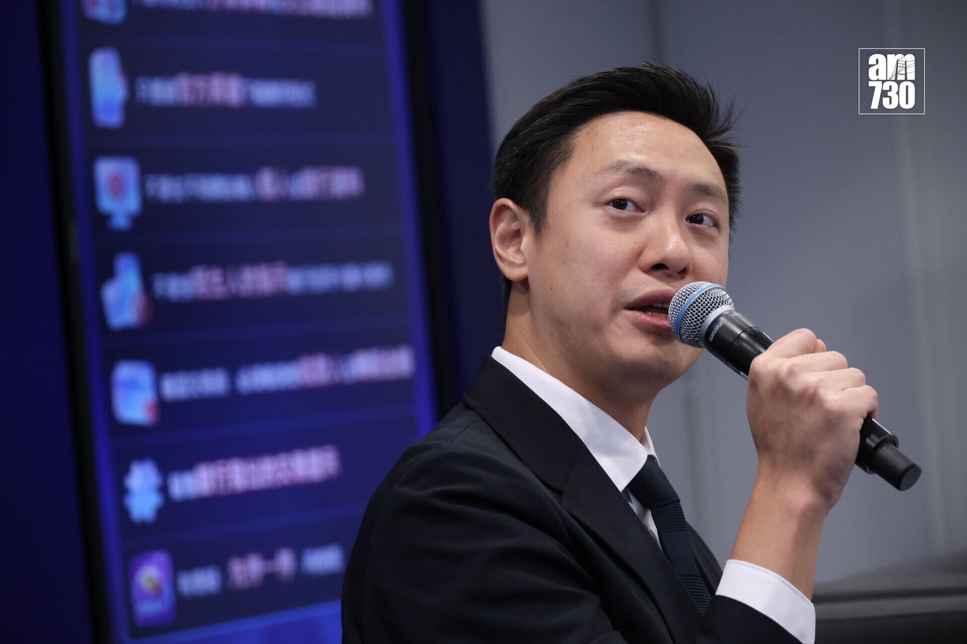 黃長興指兩種變種行騙手法出現。(周令知攝)