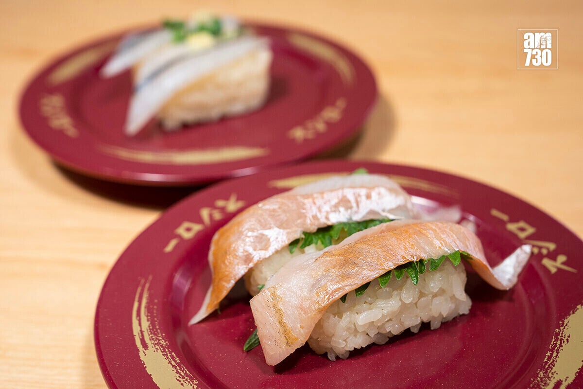 壽司郎以不同顏色的碟區分價錢。(資料圖片)