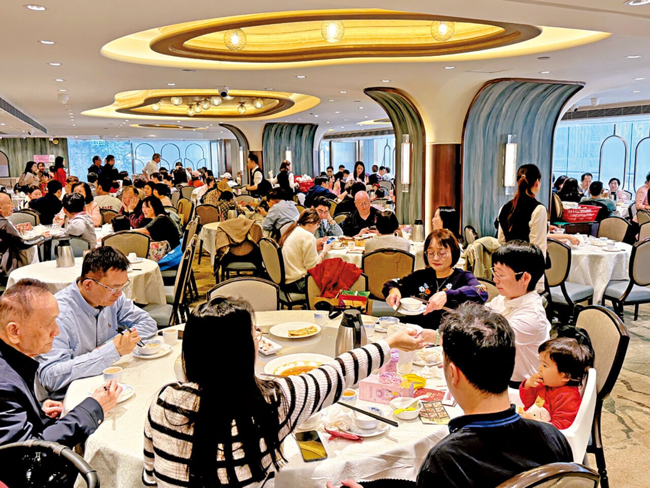 只要懂得變陣和管理抵得宜，本地餐飲依然可以「有得做」。(中通社)
