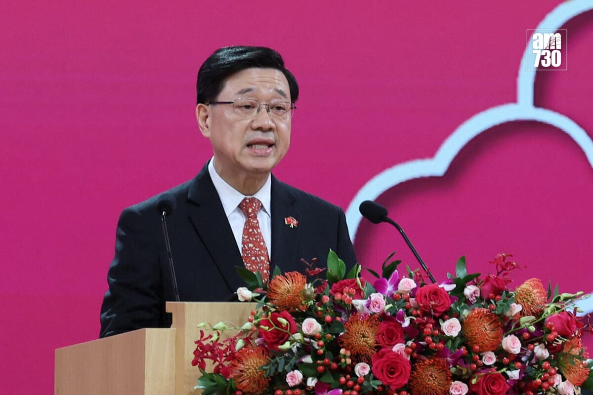李家超表示,首份五年規劃的核心是釋放香港內聯外通的疊加優勢。(周令知攝)