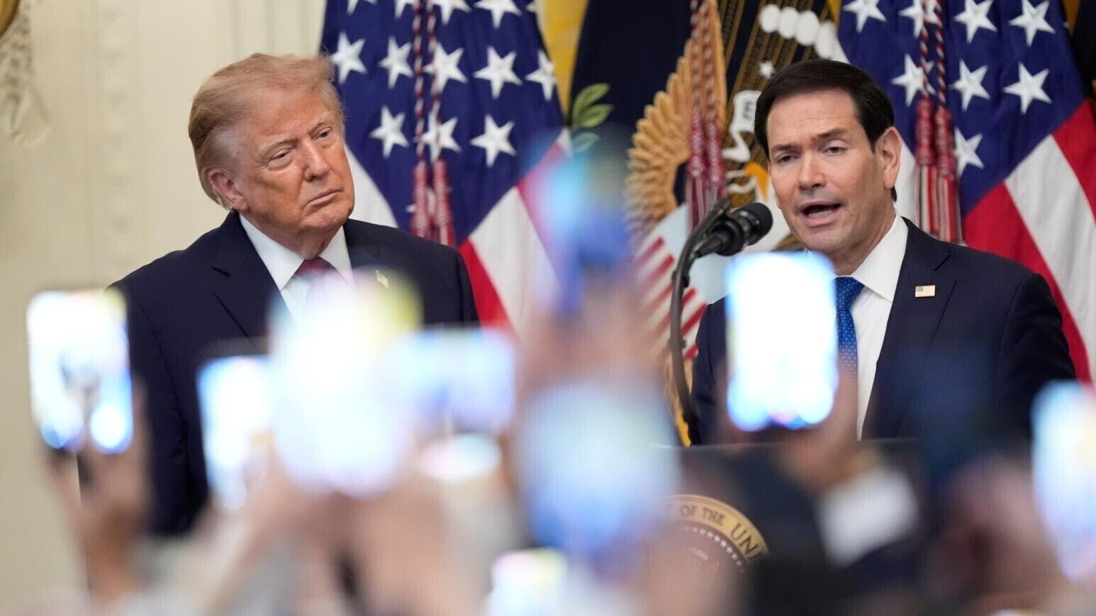 伊朗局勢｜美國總統特朗普與國務卿魯比奧（AP）