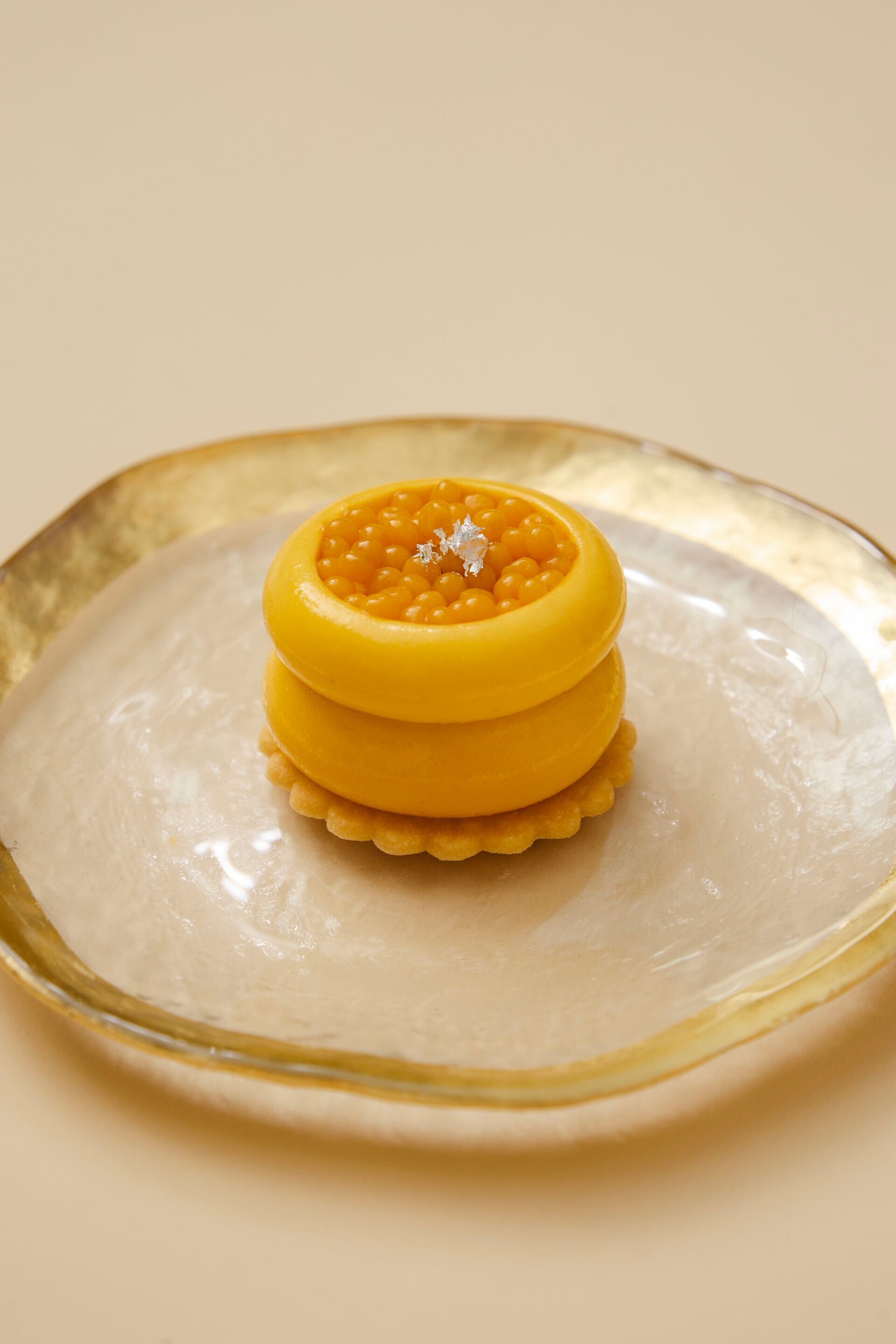 品牌亦聯乘甜品主廚Amanda S.與其甜點品牌Flakes & Layers,帶來期間限定法式甜點