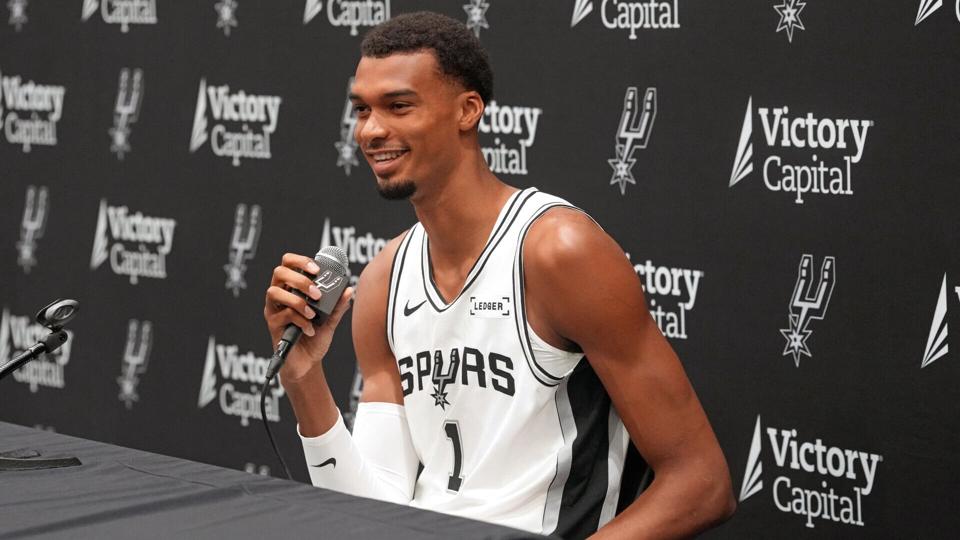 2026 09 28T165046Z 1576328524 MT1USATODAY29940393 RTRMADP 3 NBA SAN ANTONIO SPURS MEDIA DAY