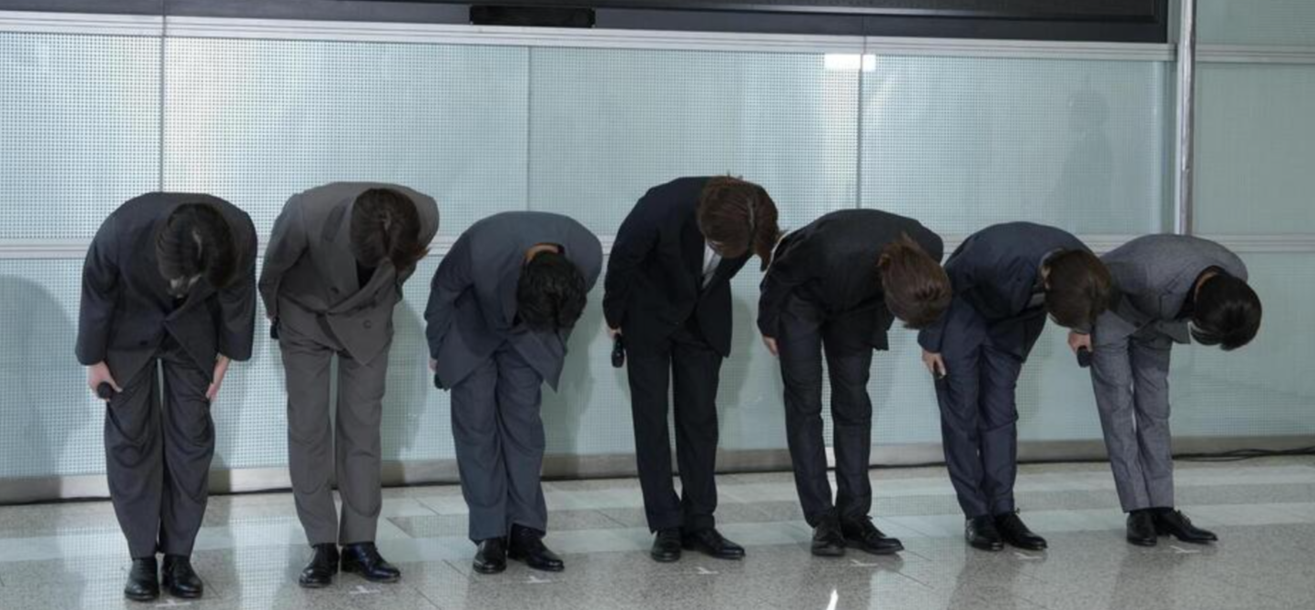 左から橋本将生、寺西拓人、原嘉孝、菊池風磨、篠塚大輝、松島聡、佐藤勝利