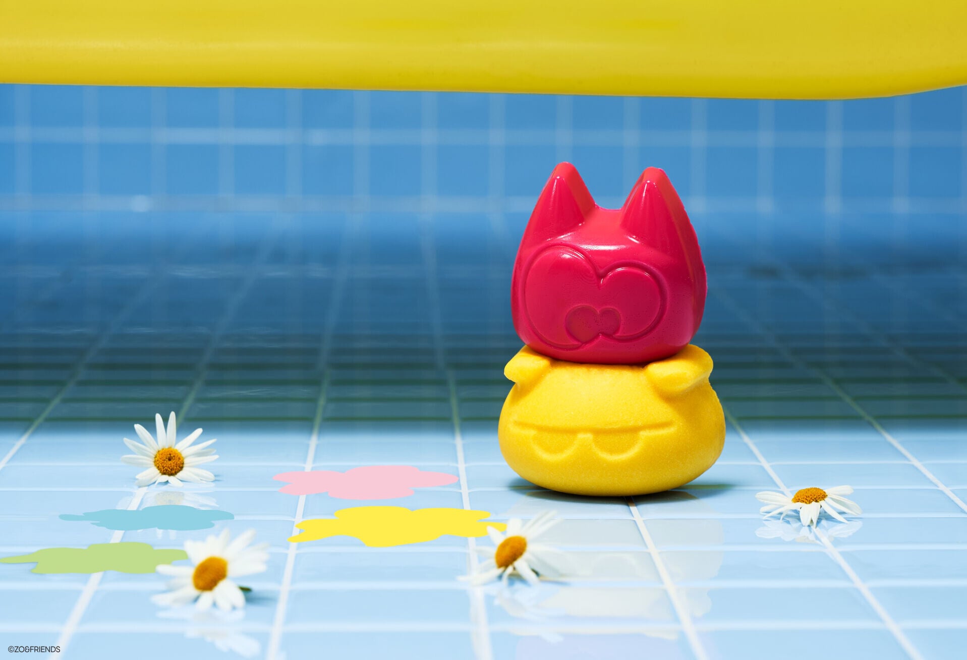 LUSH LUSHxZONFRIENDS Akizaki Duo Shower Gummy & Body Scrub Bath Bomb Hero Shot 2