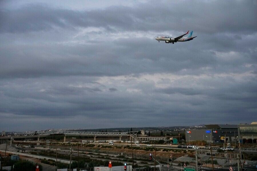 杜拜航空劫機案|乘客拍下飛機傾斜搖晃驚叫聲四起 阿曼籍機師為宗教極端分子拒與女性握手(有片)