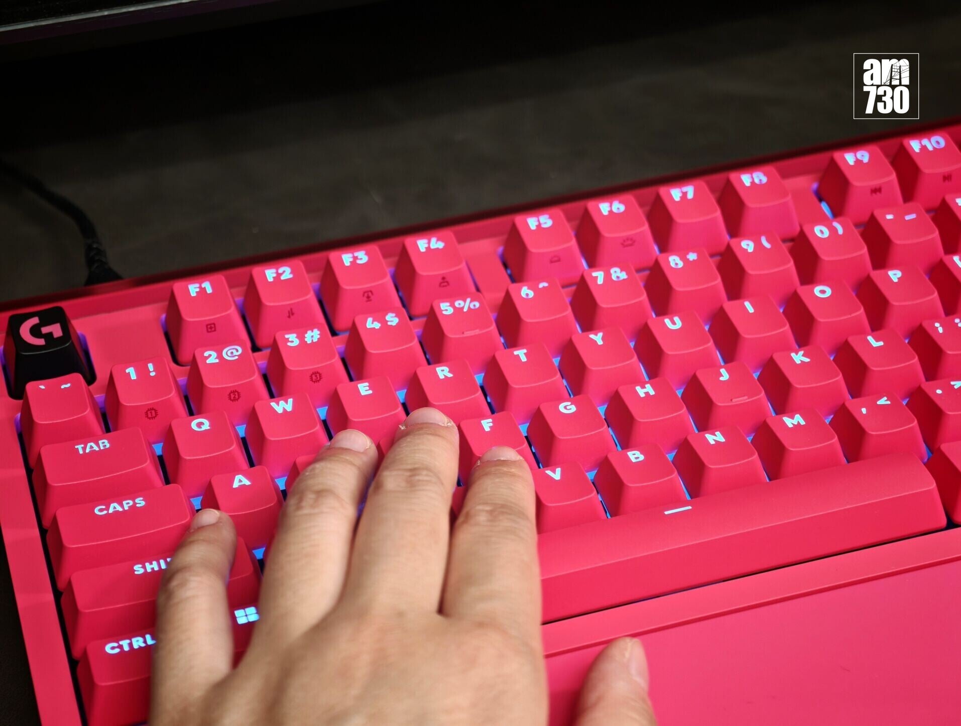 Logitech G PRO X2 RAPID電競鍵盤手感爽快,鍵程可逐一細緻調校。