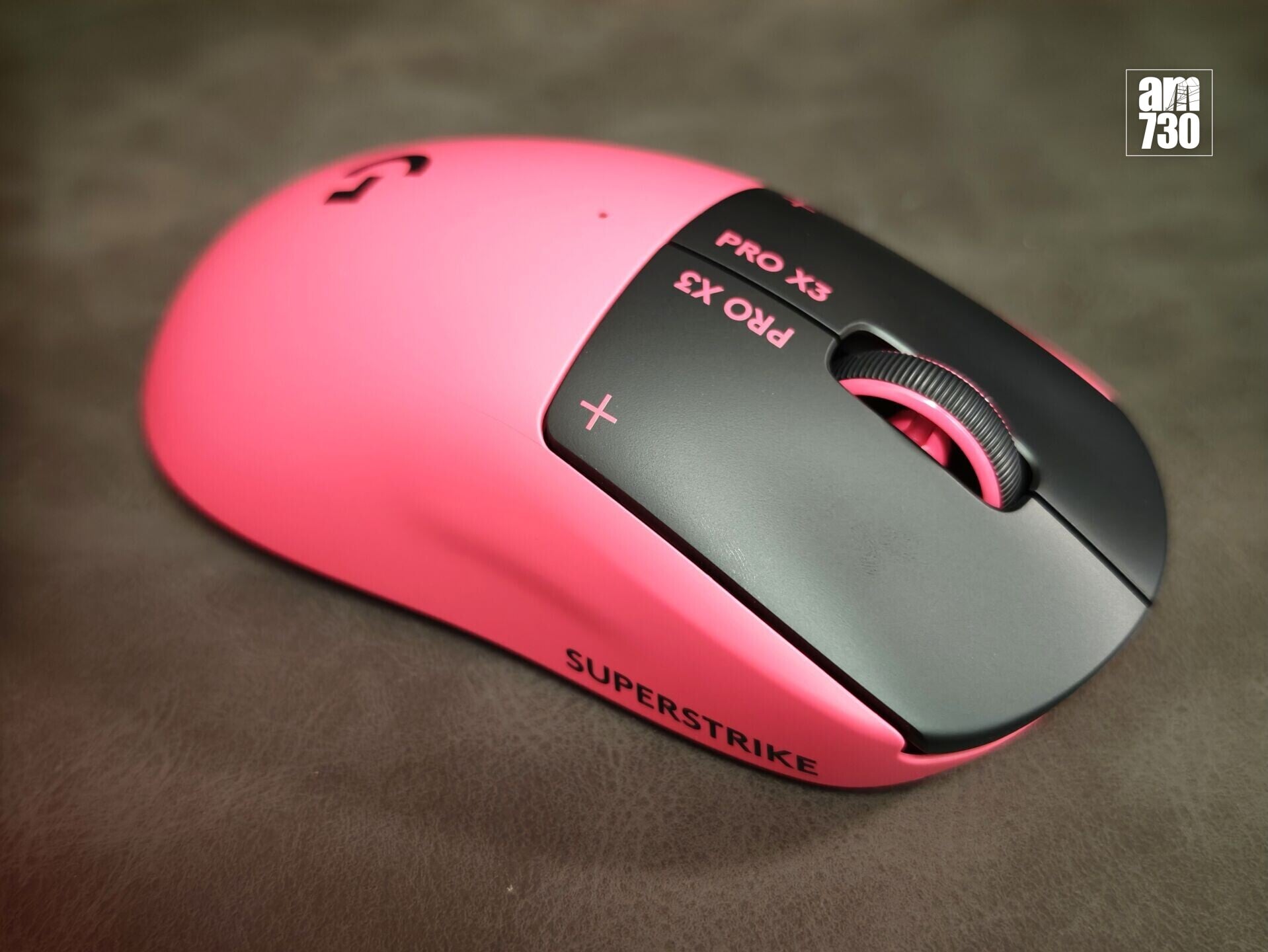 Logitech G PRO X3 SUPERSTRIKE電競滑鼠比上代更輕身。