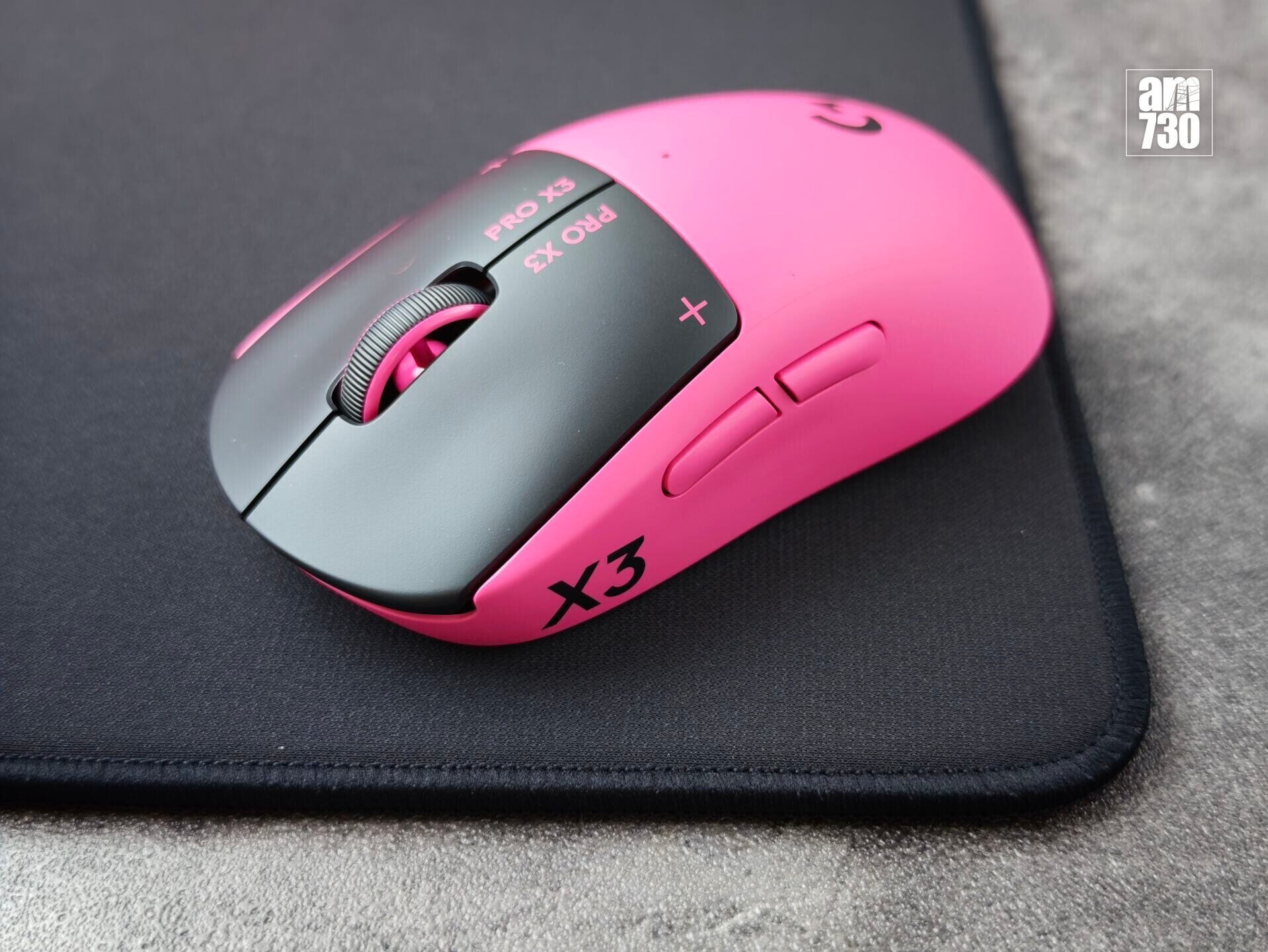 Logitech G PRO X CONTROL針織電競滑鼠墊厚度為6mm。