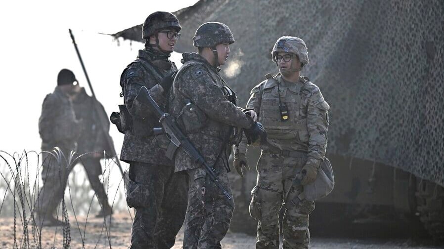 朝鮮半島｜南韓前線官兵驚揭持無上彈空槍巡防 軍方：非軍事區北韓埋地雷引起