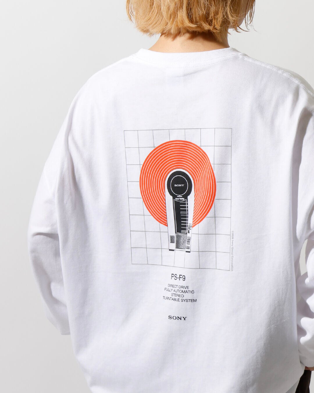 Sony長袖T-Shirt只有白色,售價$319。