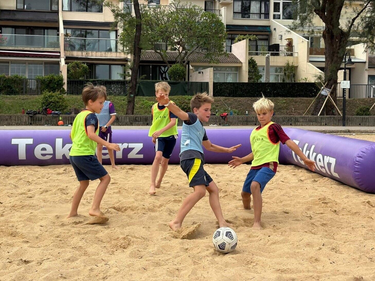 11 Beach Football
