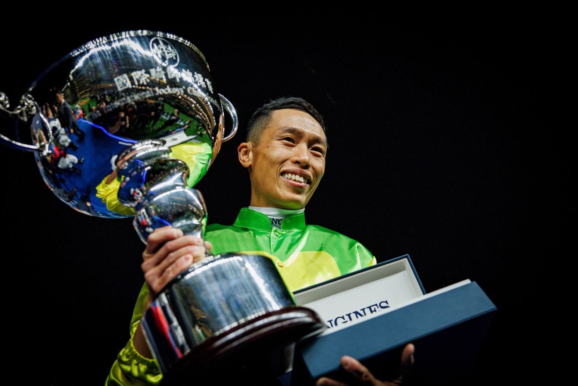 何澤堯於2023年締造歷史,成為香港首位奪得浪琴國際騎師錦標賽冠軍的本地培育騎師。(賽馬會提供)