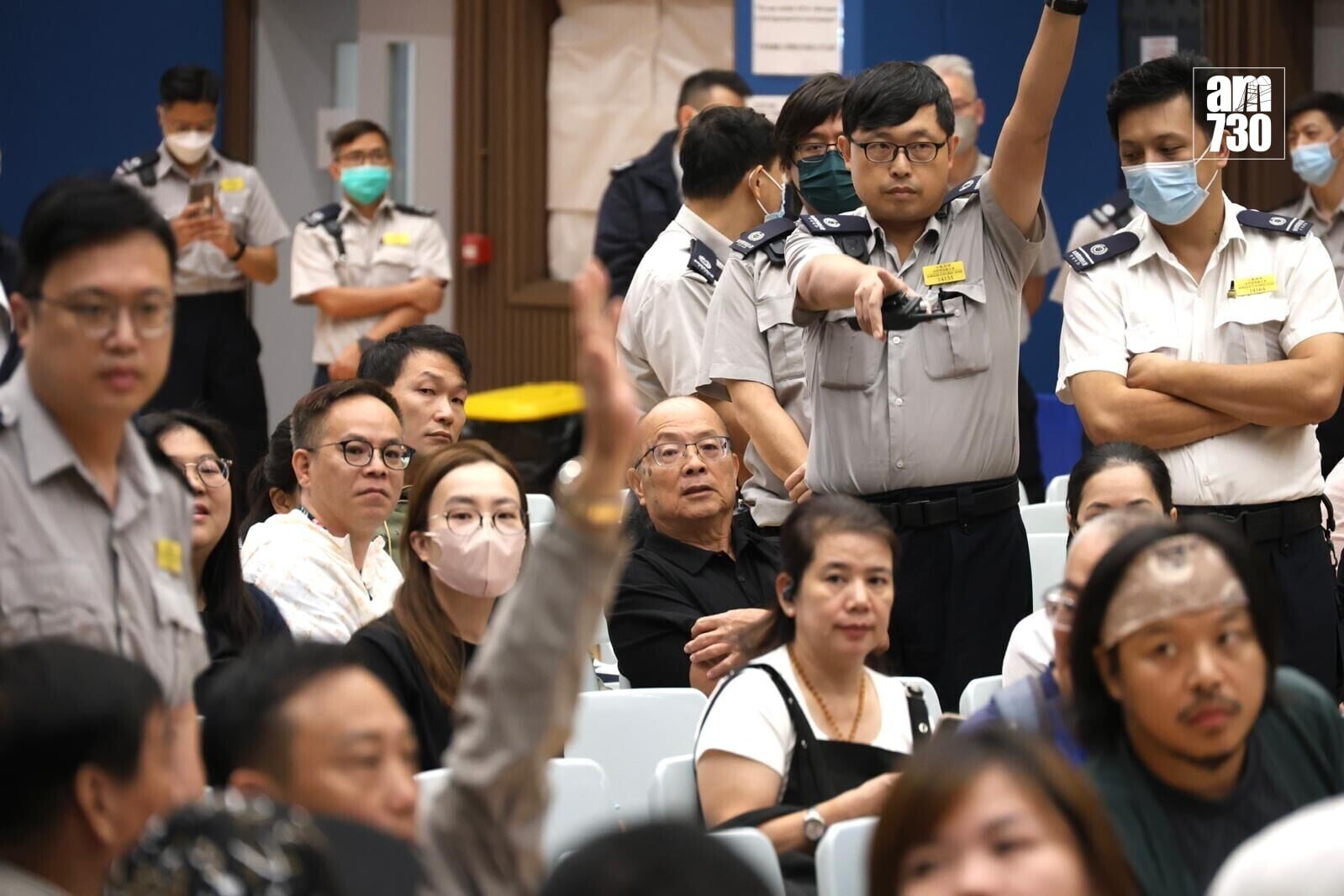 維園年宵市場攤位的競投一連三天舉行,今年年宵共設400個攤位。(周令知攝)