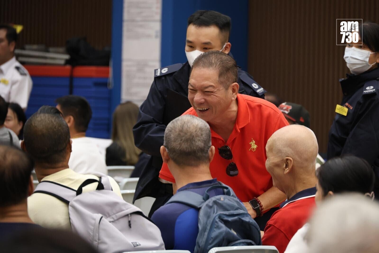 維園年宵市場攤位的競投一連三天舉行,今年年宵共設400個攤位。(周令知攝)