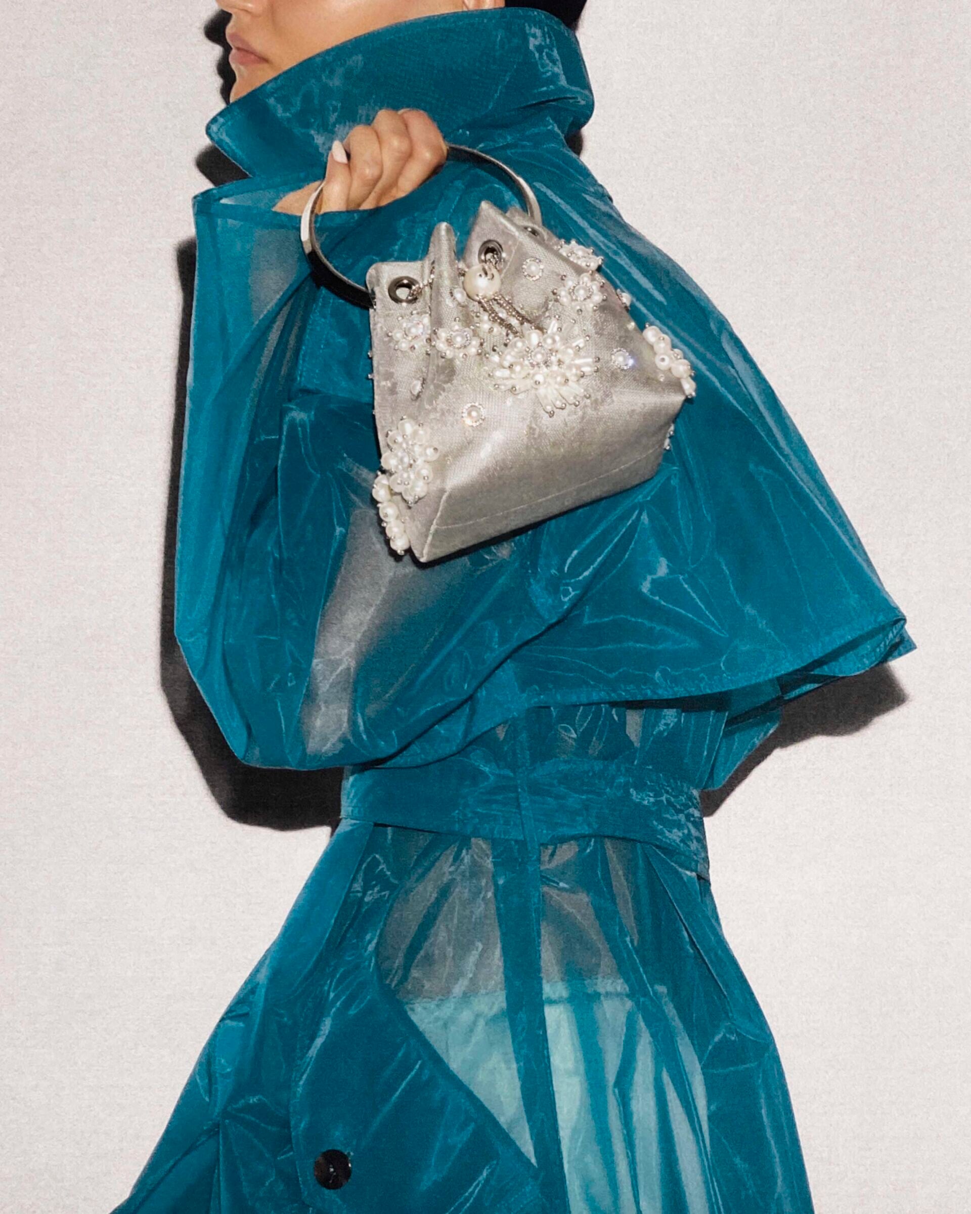 手袋化身隨身藝術品