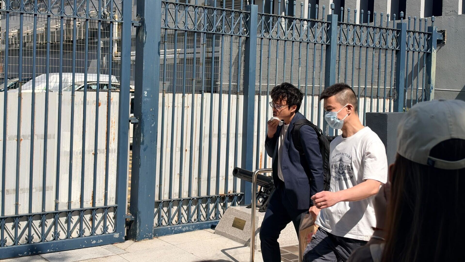 警國安處拘兩男女包括黃嘉浩　涉發佈煽動帖文同時賣保險圖利