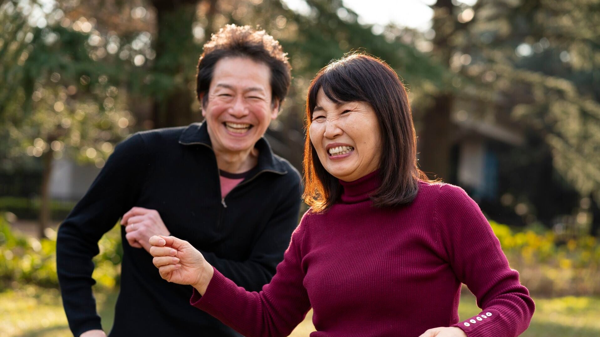 Medium shot happy senior people