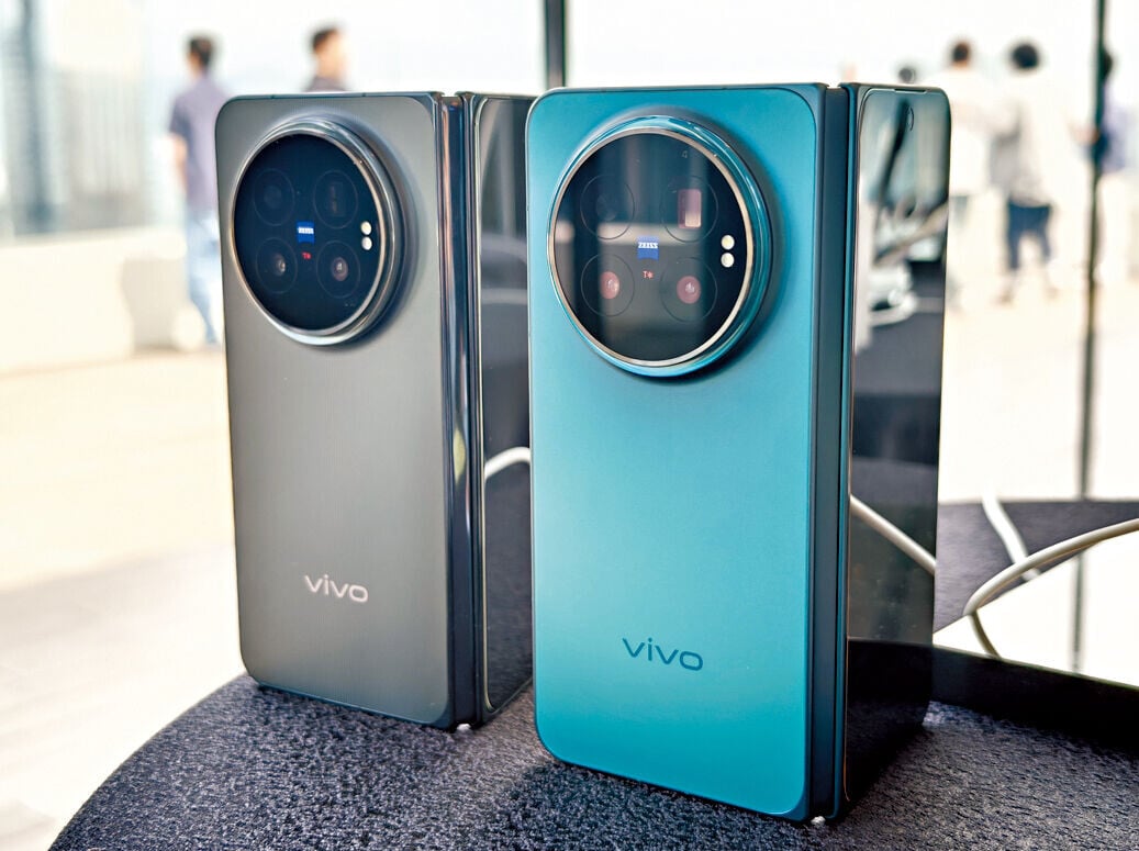 vivo X Fold6摺機以蔡司鏡頭配強大續航力為賣點。