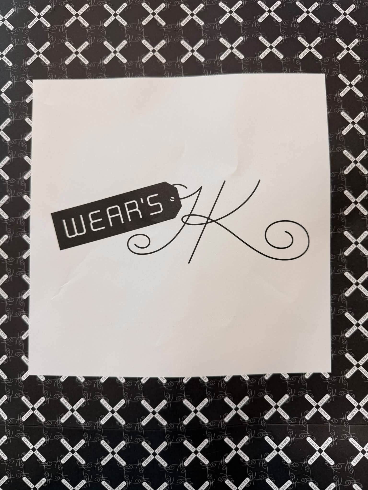 羅淑佩「代言」Wear's HK時裝,稱自己近期積極支持本地年輕時裝設計師,多次身穿他們設計的品牌服飾出席各項活動及接受電視訪問。(羅淑佩FB)