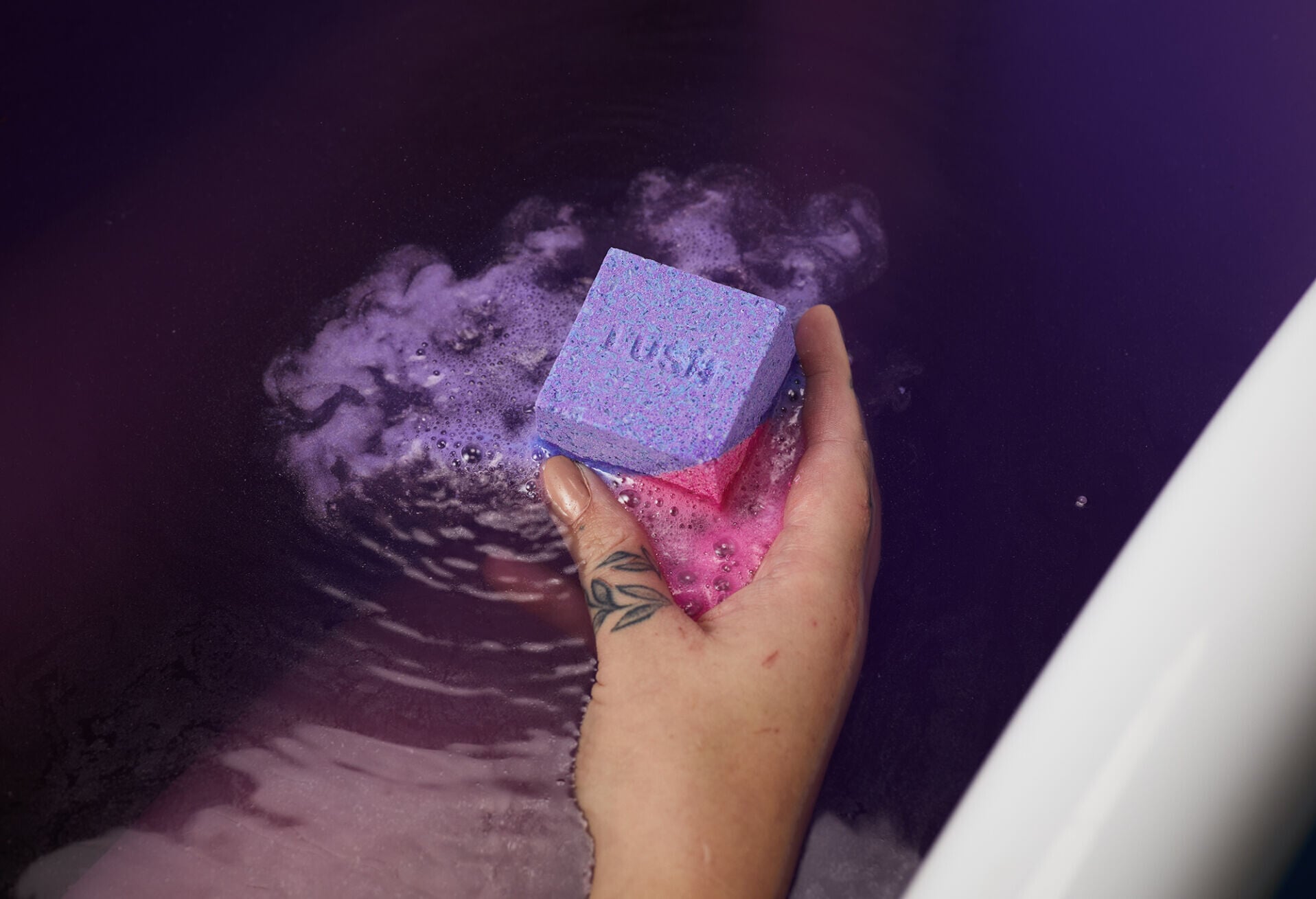 LUSH deep sleep epsom salt cube hero 1